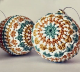 Crocheted Christmas Ball Ornaments Free pattern