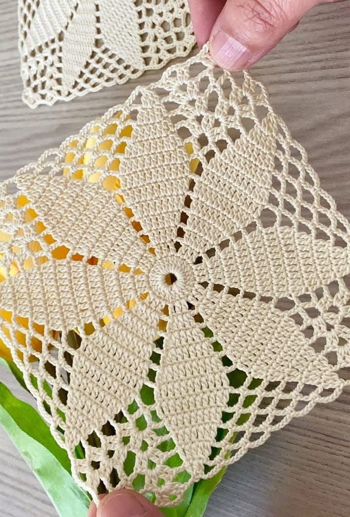 Stylish Crochet Tile Patterned Square Motif